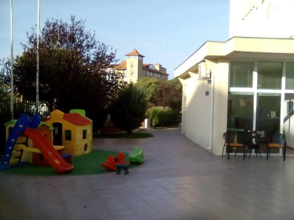 Julia Family Apartments Sunny Beach Exterior photo